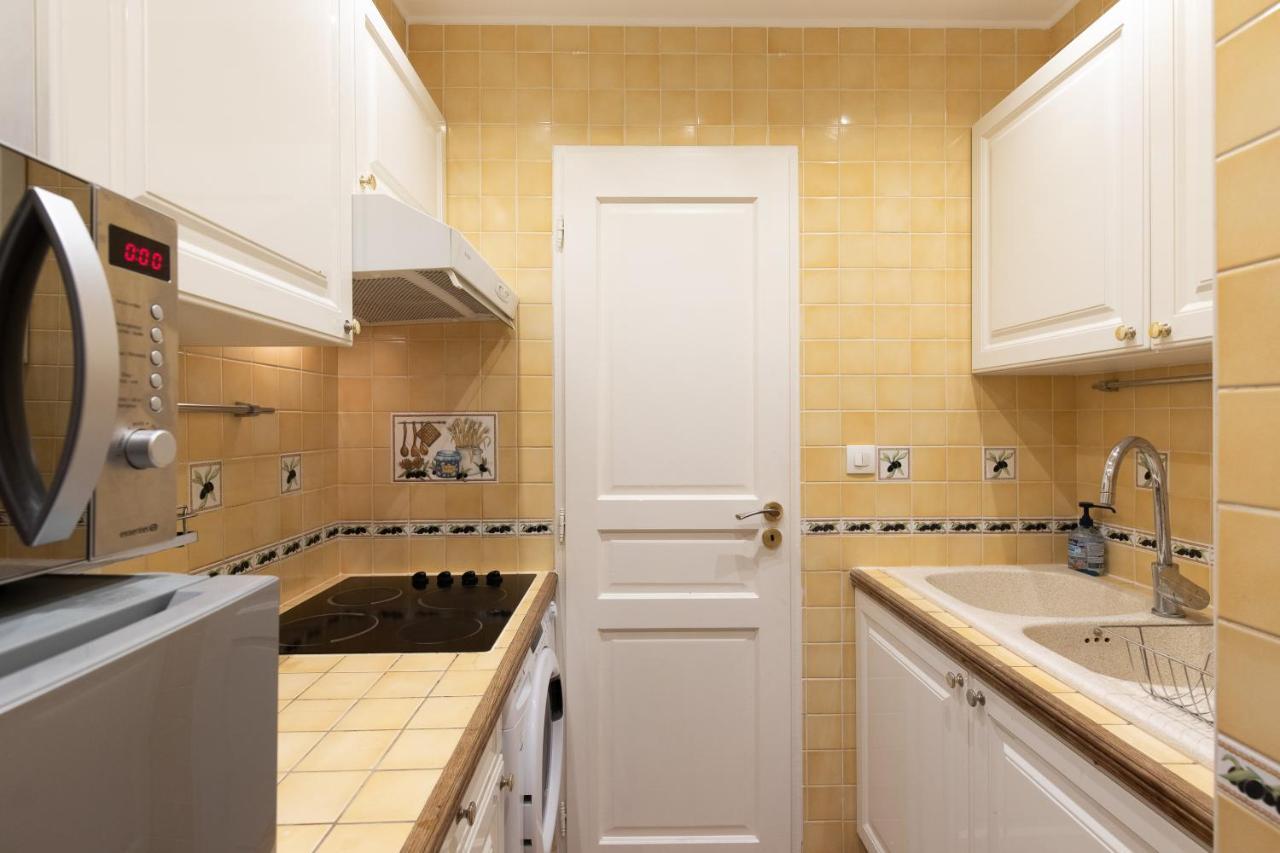 2 Apartment, Near The Sea And Local Market Apartment *